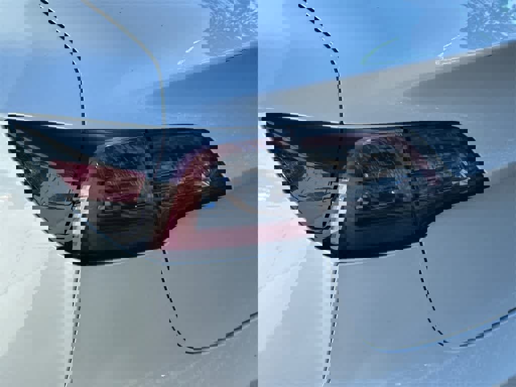 Used 2020 Tesla Model 3 Standard Range image 11