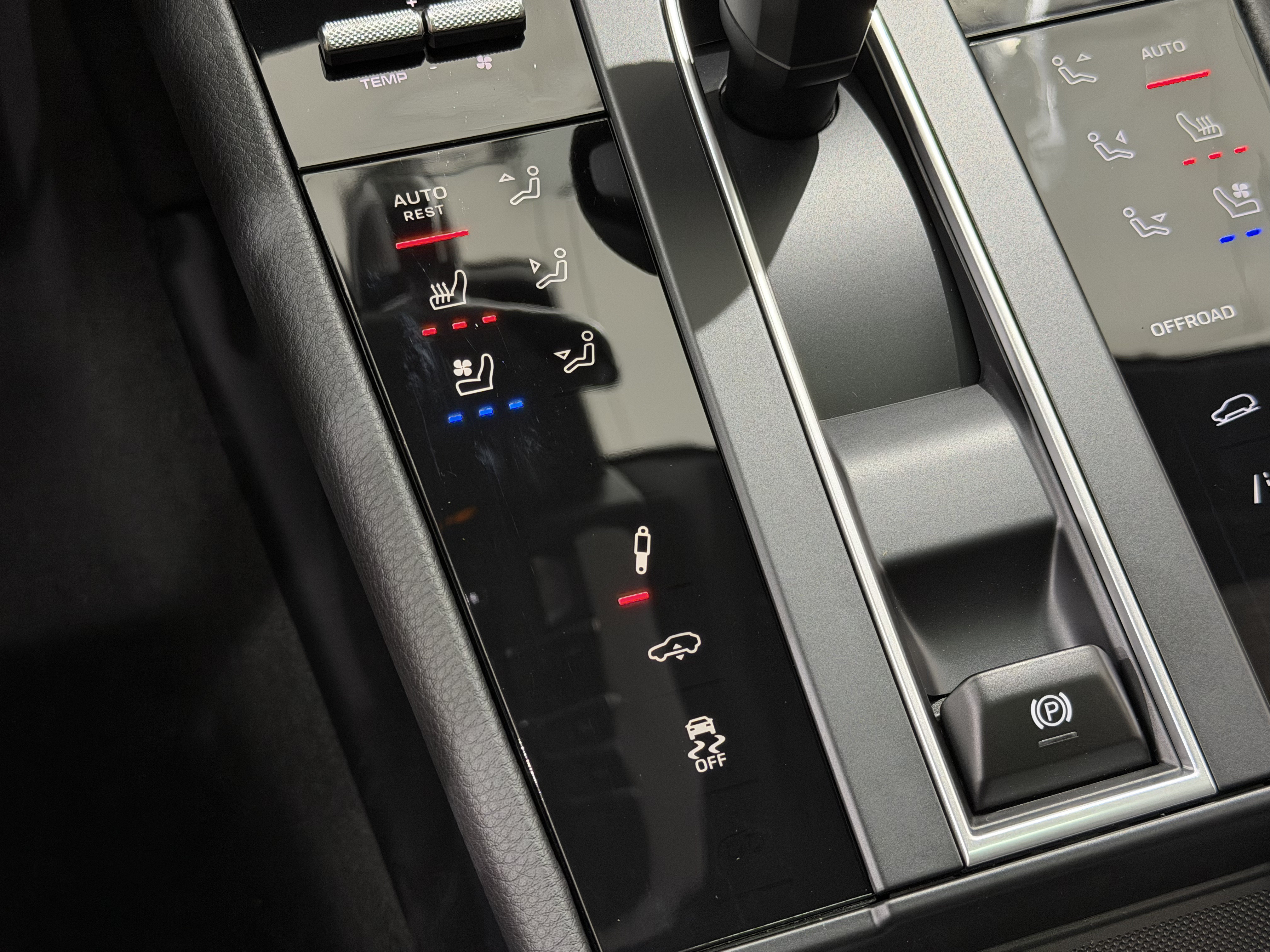 New 2026 Porsche Macan Turbo AWD/4WD image 40