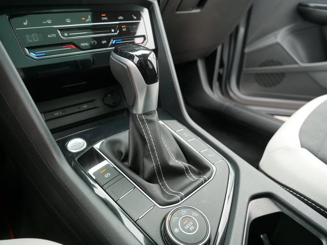 Certified 2025 Volkswagen Taos SE AWD/4WD image 32
