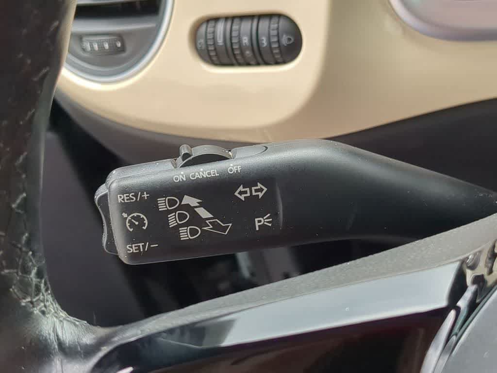 Used 2019 Volkswagen Beetle 2.0T Final Edition SEL FWD image 24