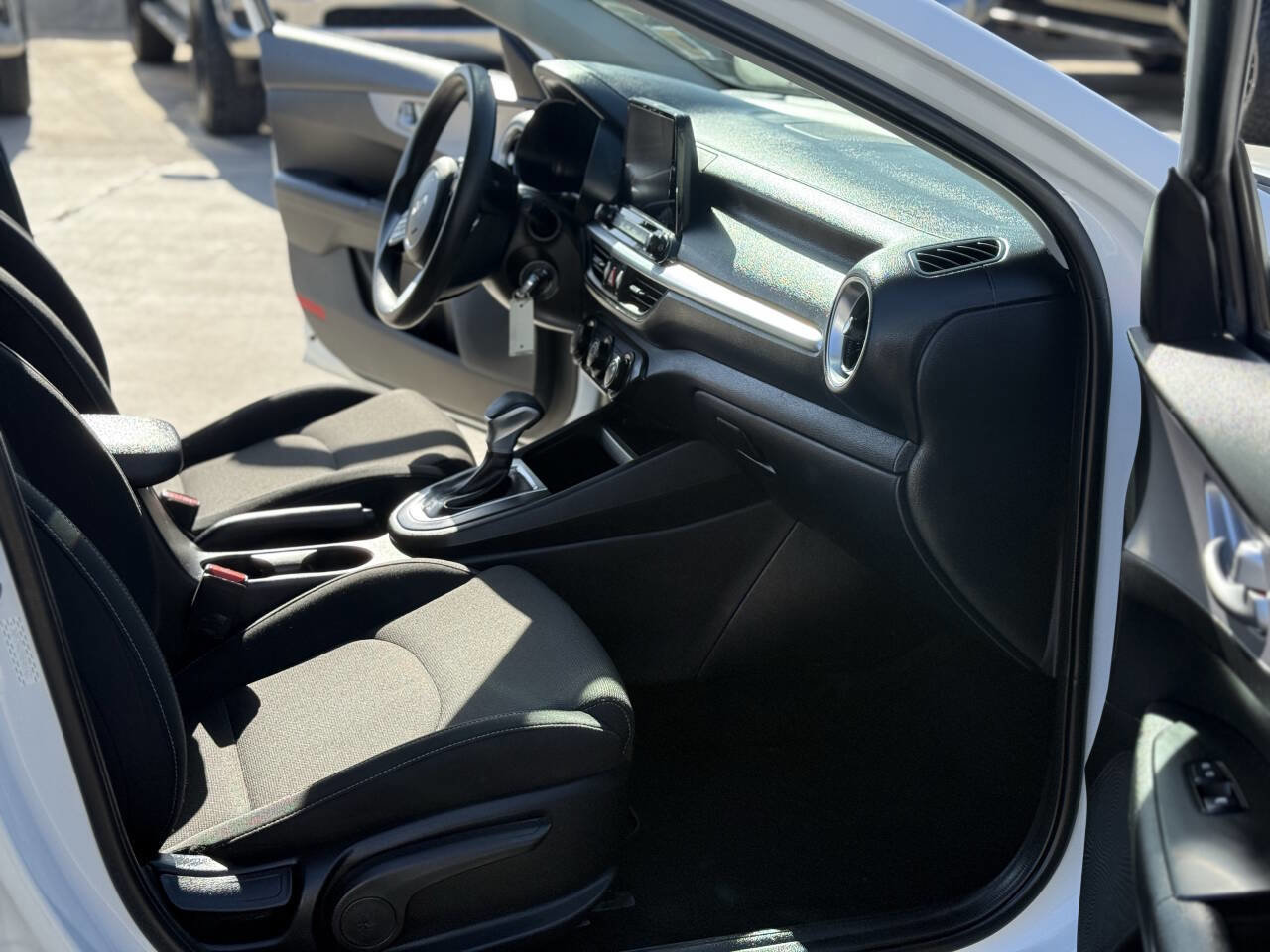 Used 2022 Kia Forte LXS image 15