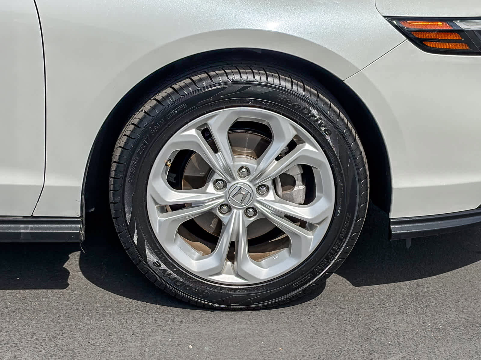 Used 2023 Honda Accord LX image 9