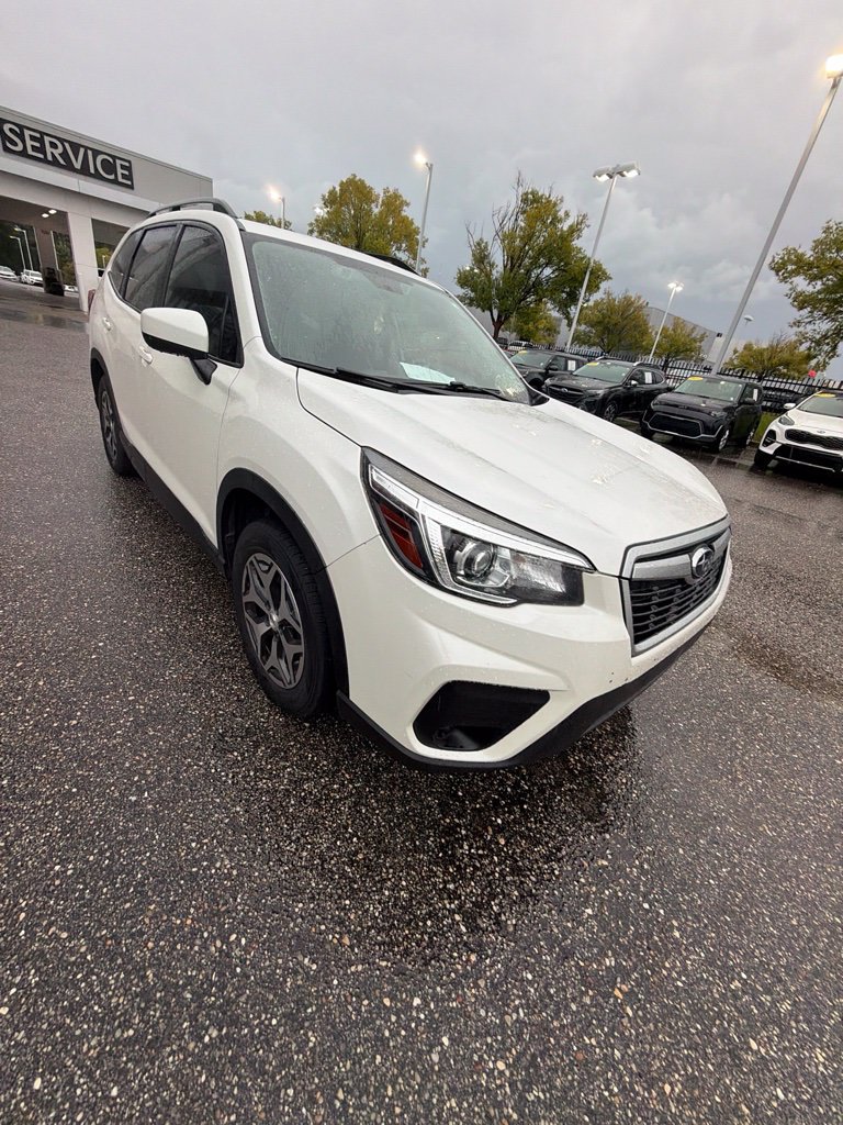Used 2020 Subaru Forester Premium AWD/4WD image 3