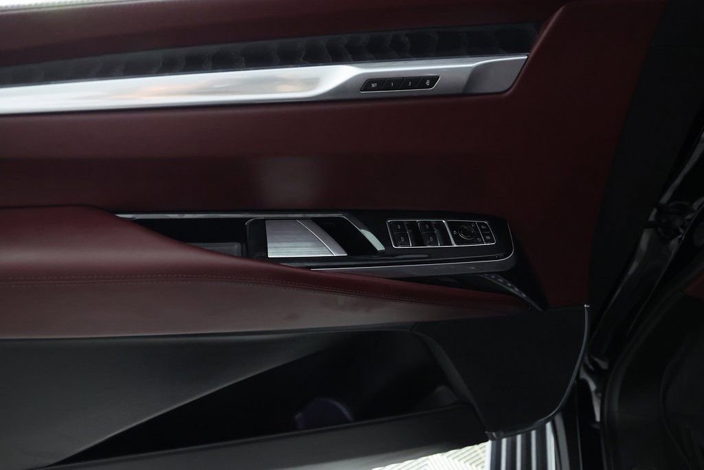 Used 2026 Cadillac Escalade ESV Sport w/ Touring Package image 19