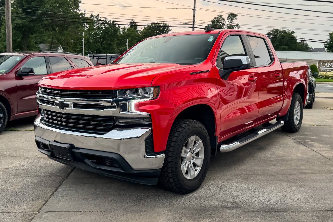 Used 2021 Chevrolet Silverado 1500 LT w/ LPO, Dark Essentials Package AWD/4WD image 7