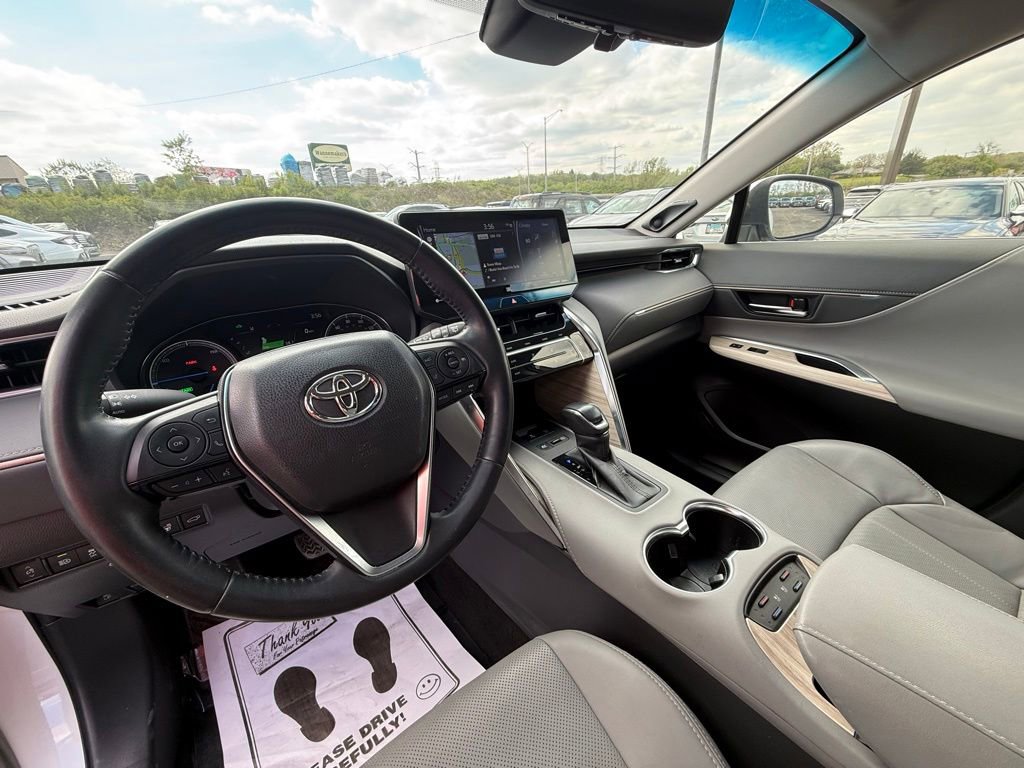 Used 2021 Toyota Venza Limited w/ Advanced Technology Package AWD/4WD image 2