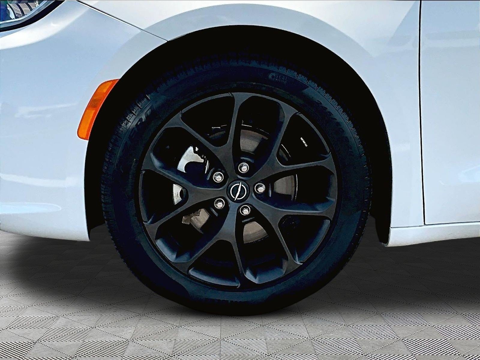 Used 2026 Chrysler Pacifica Limited w/ S Appearance Package FWD image 35