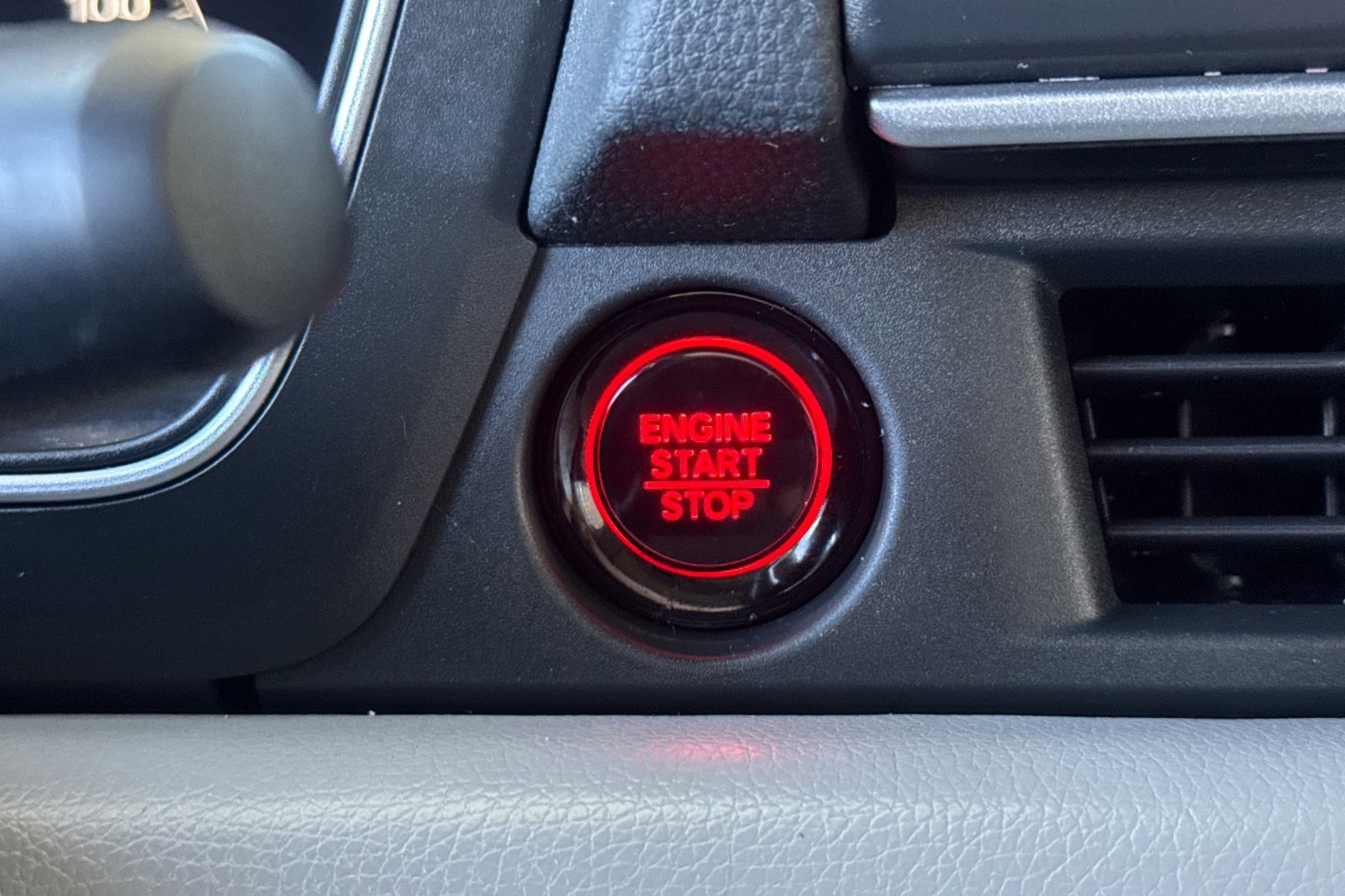 Used 2023 Honda Pilot Touring image 33