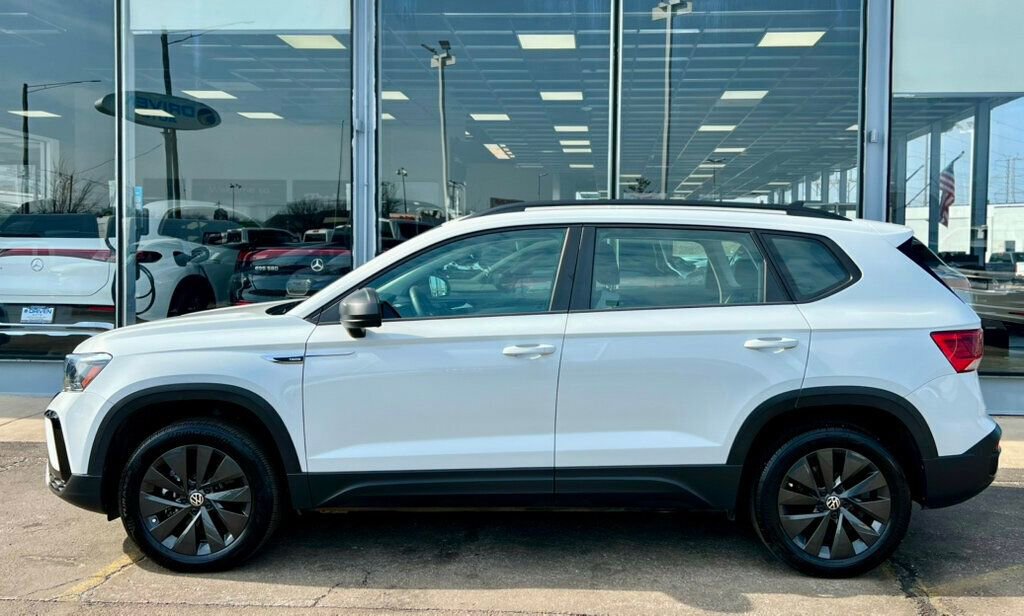 Used 2024 Volkswagen Taos S FWD image 2