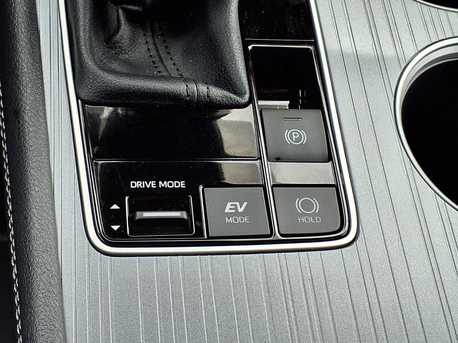 Certified 2026 Toyota Sienna XLE FWD image 15