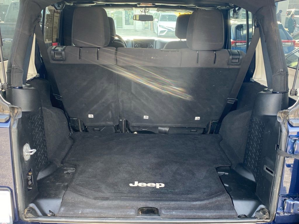 Used 2013 Jeep Wrangler Unlimited Sport image 11