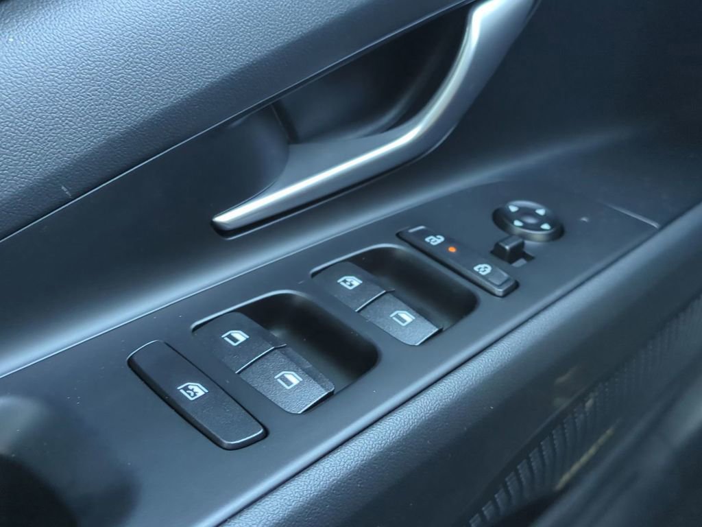 New 2026 Hyundai Elantra Limited image 30