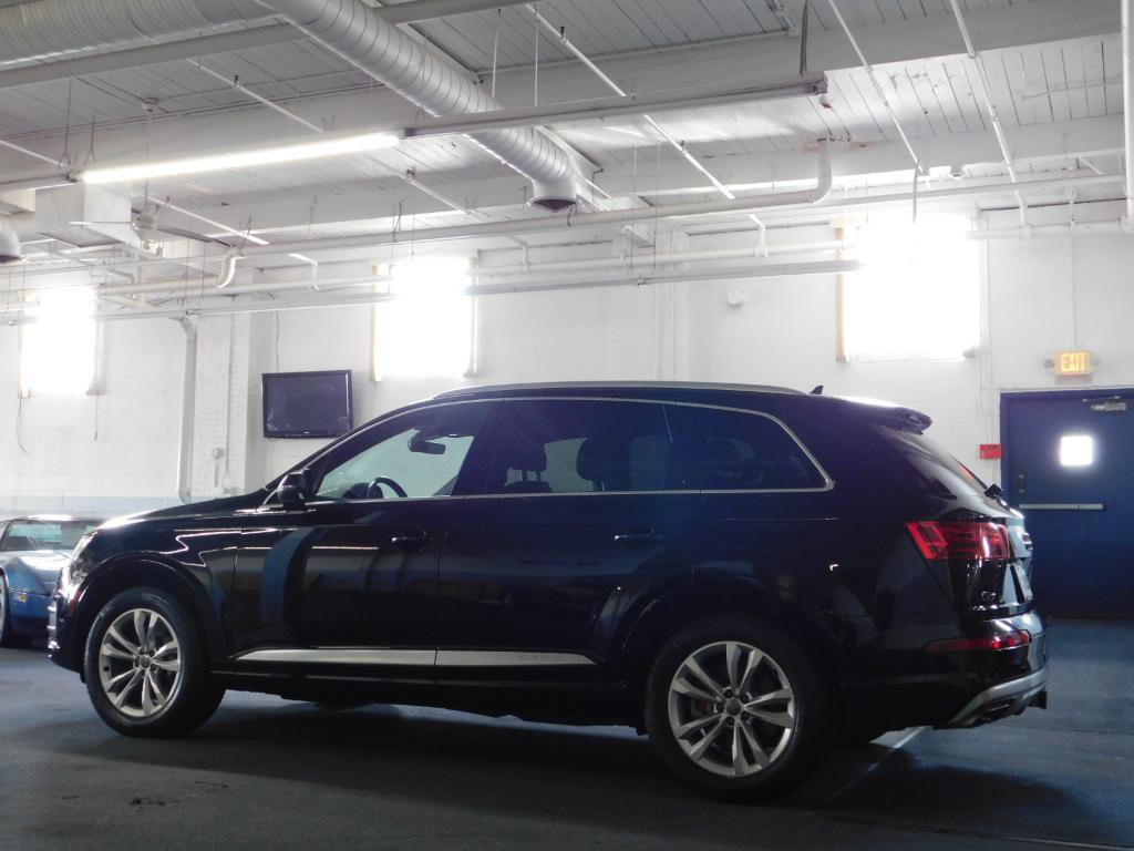Used 2019 Audi Q7 3.0T Premium Plus w/ Convenience Package image 2