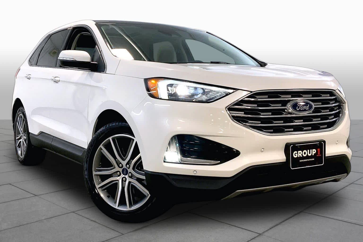 Used 2022 Ford Edge Titanium AWD/4WD image 2