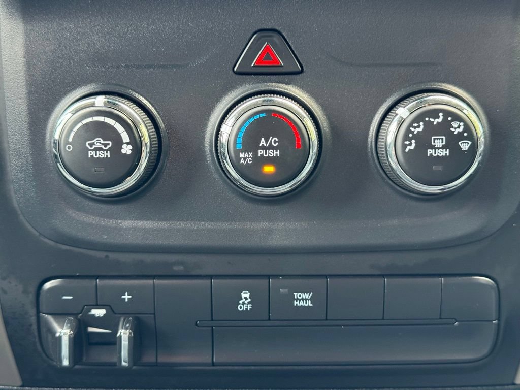 Used 2014 RAM 1500 Classic SLT AWD/4WD image 26