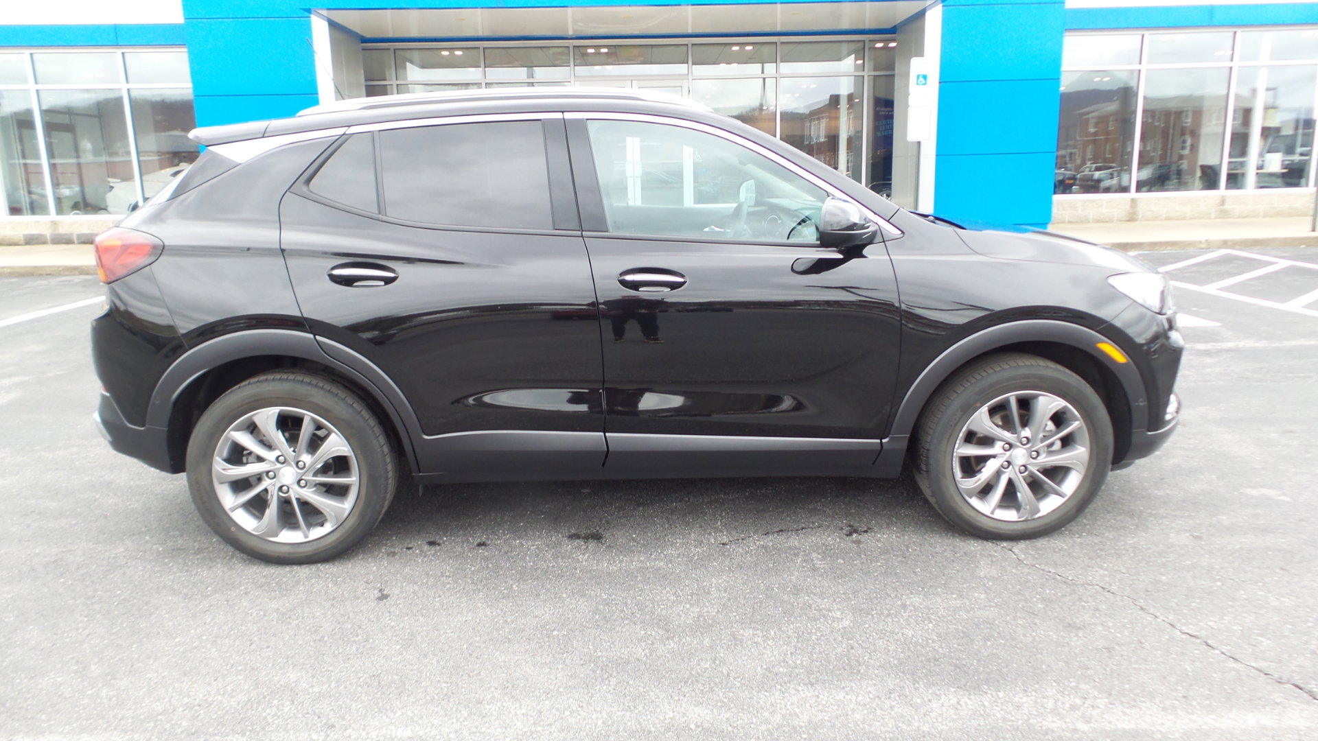 Used 2023 Buick Encore GX Essence w/ Advanced Technology Package video 1