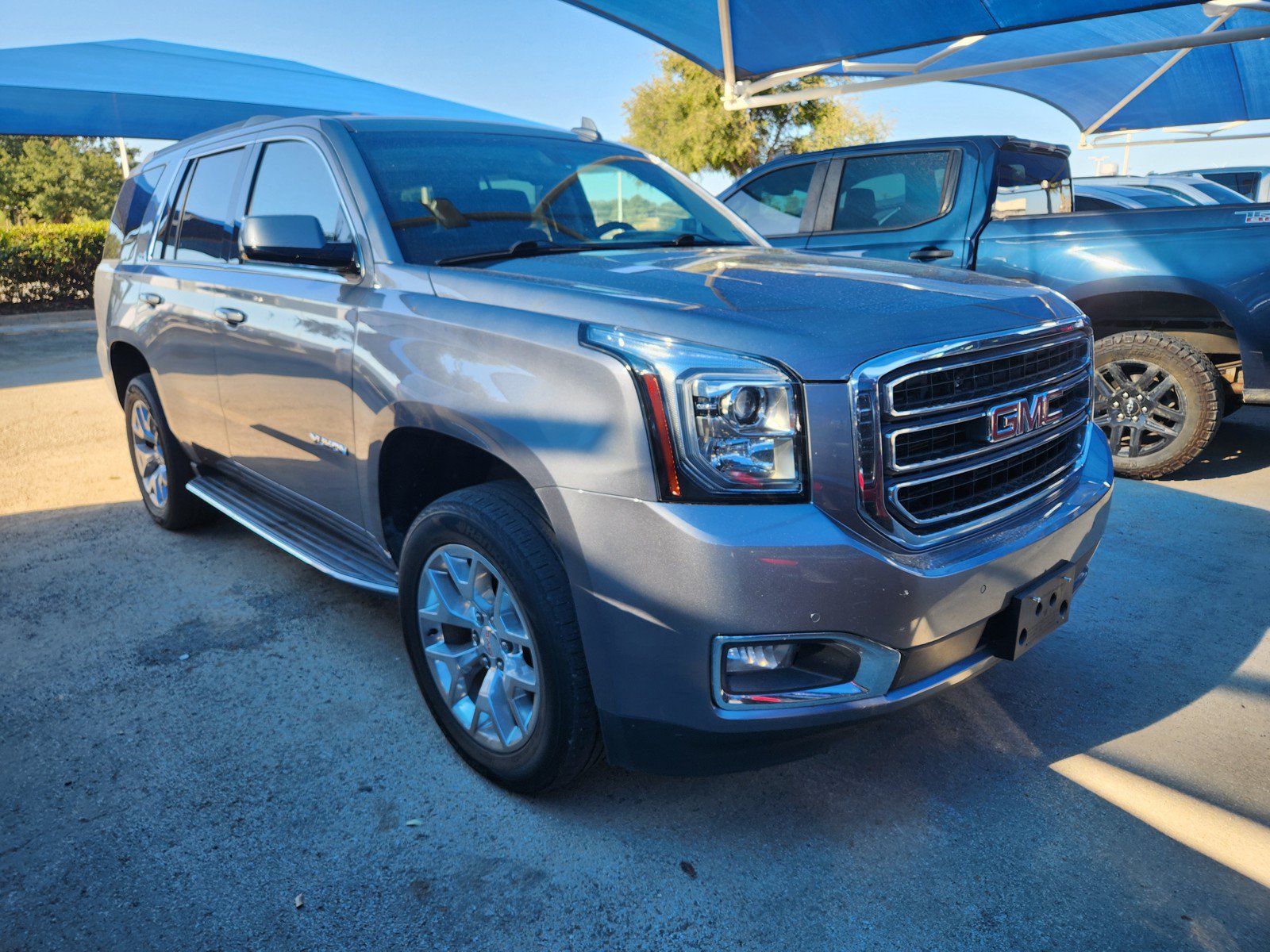 Used 2018 GMC Yukon SLE w/ SLE Value Package AWD/4WD image 1