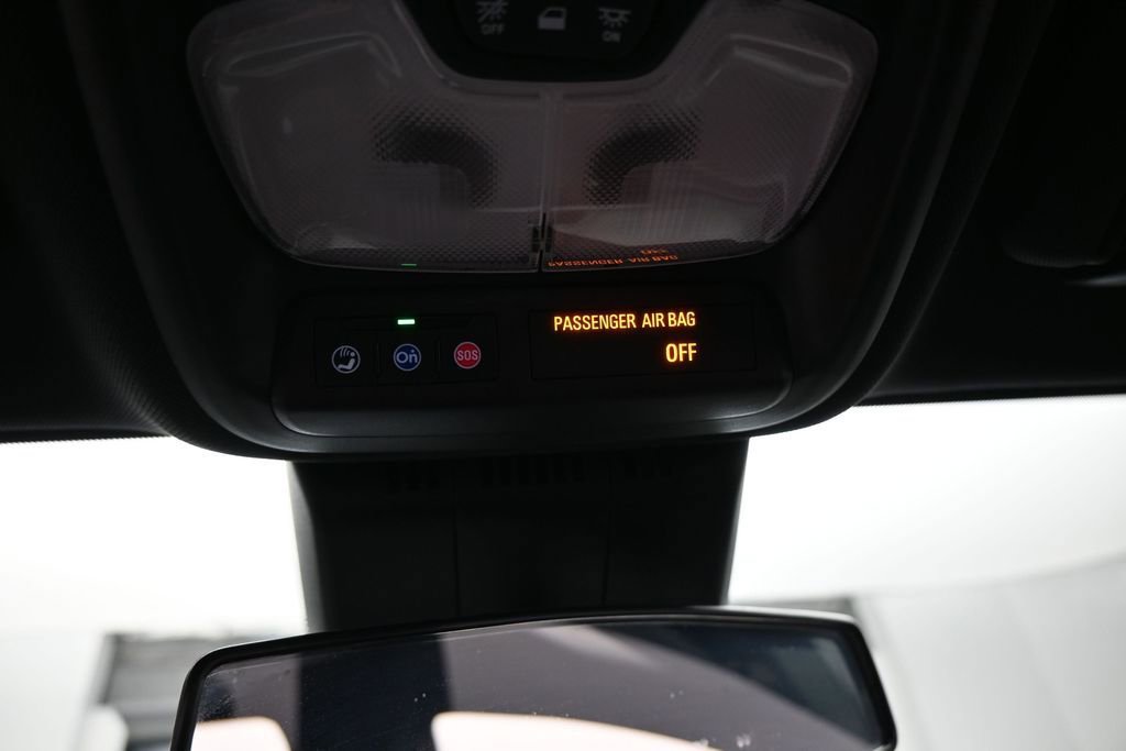 Used 2023 Chevrolet Colorado LT RWD image 28