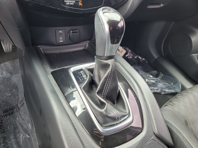 Used 2017 Nissan Rogue SV FWD image 31