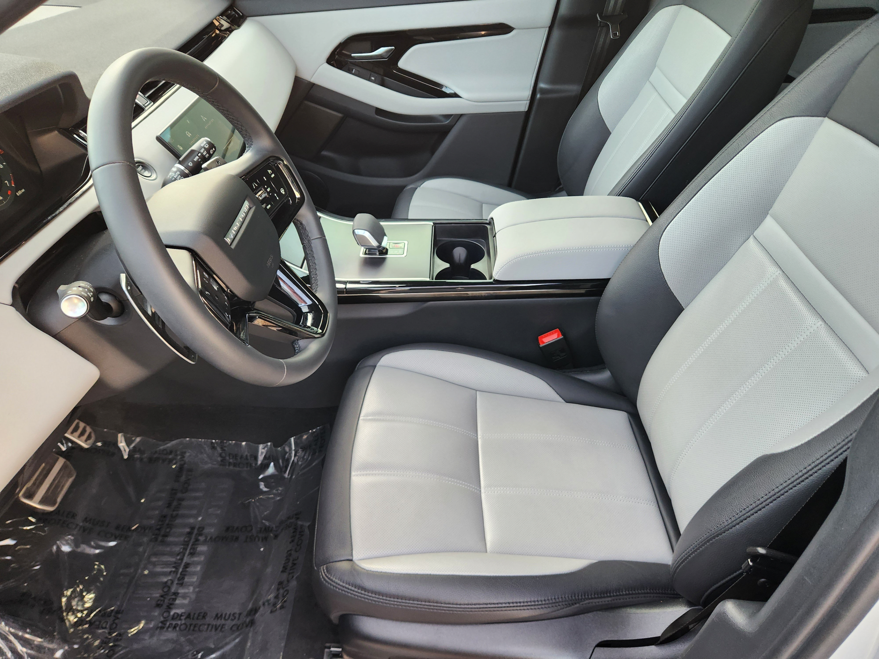 Certified 2026 Land Rover Range Rover Evoque Dynamic SE AWD/4WD image 8