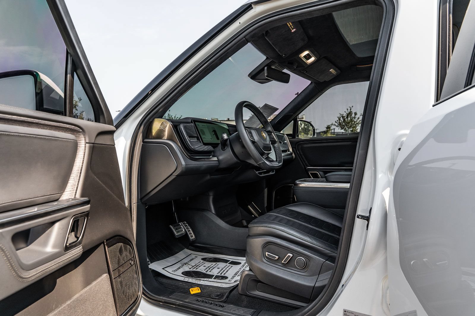Used 2023 Rivian R1S Adventure AWD/4WD image 23