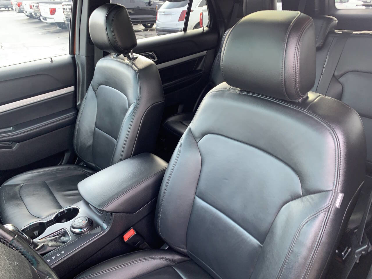 Used 2016 Ford Explorer XLT w/ Equipment Group 202A image 17