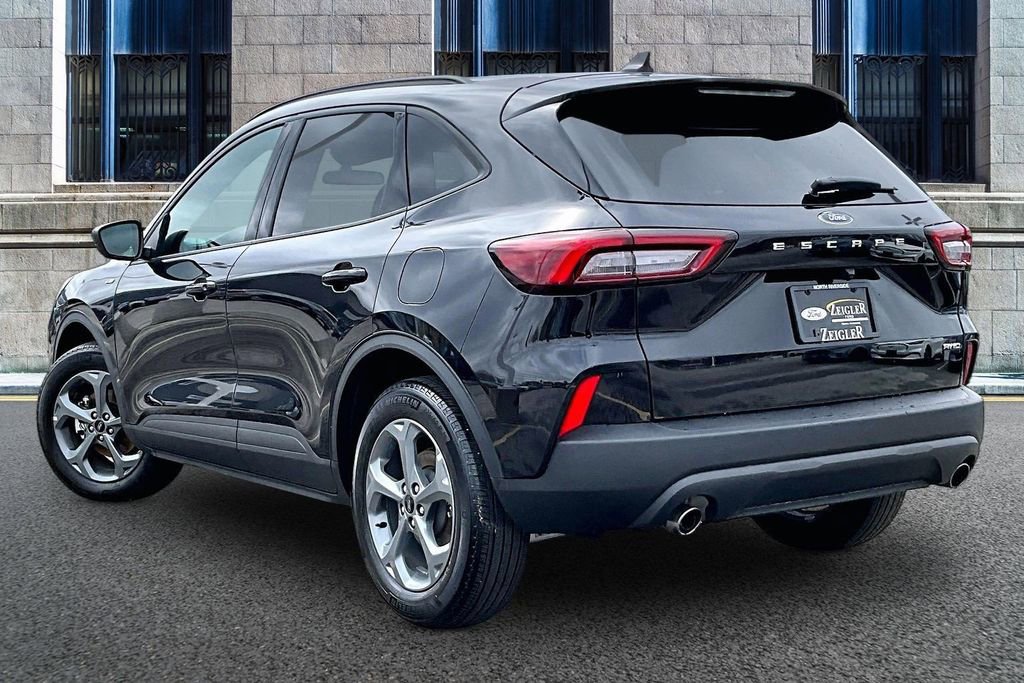 Certified 2025 Ford Escape ST-Line AWD/4WD image 10