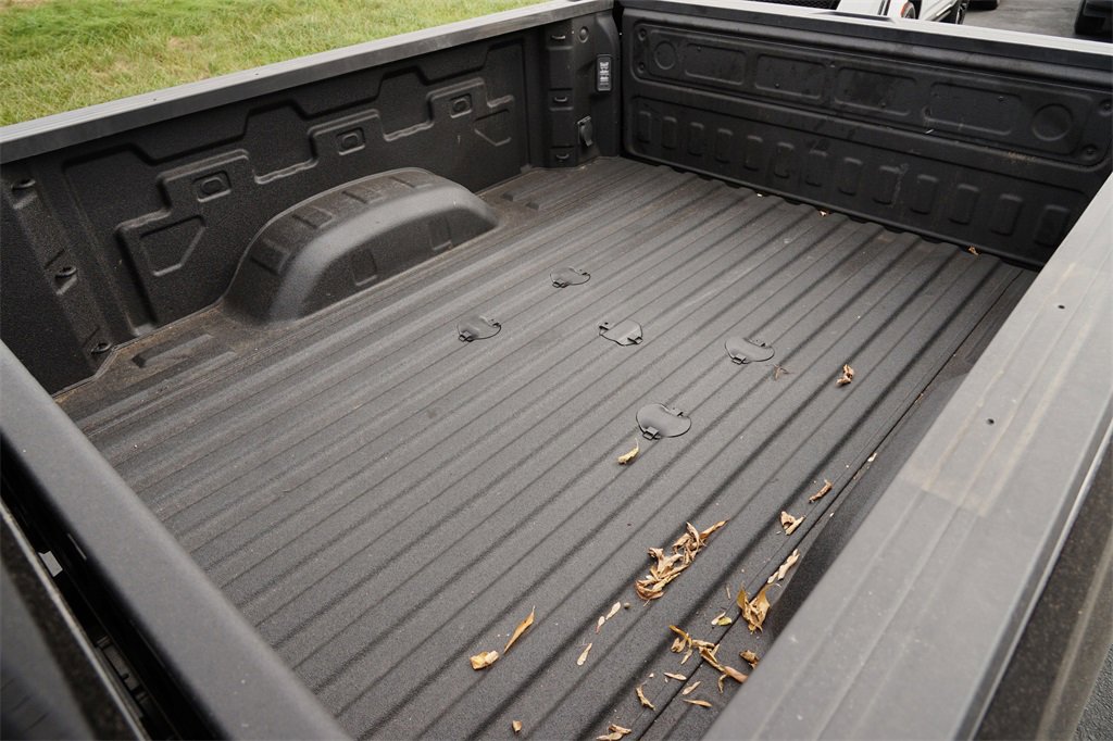 Used 2024 Chevrolet Silverado 2500 Custom w/ Custom Value Package image 27