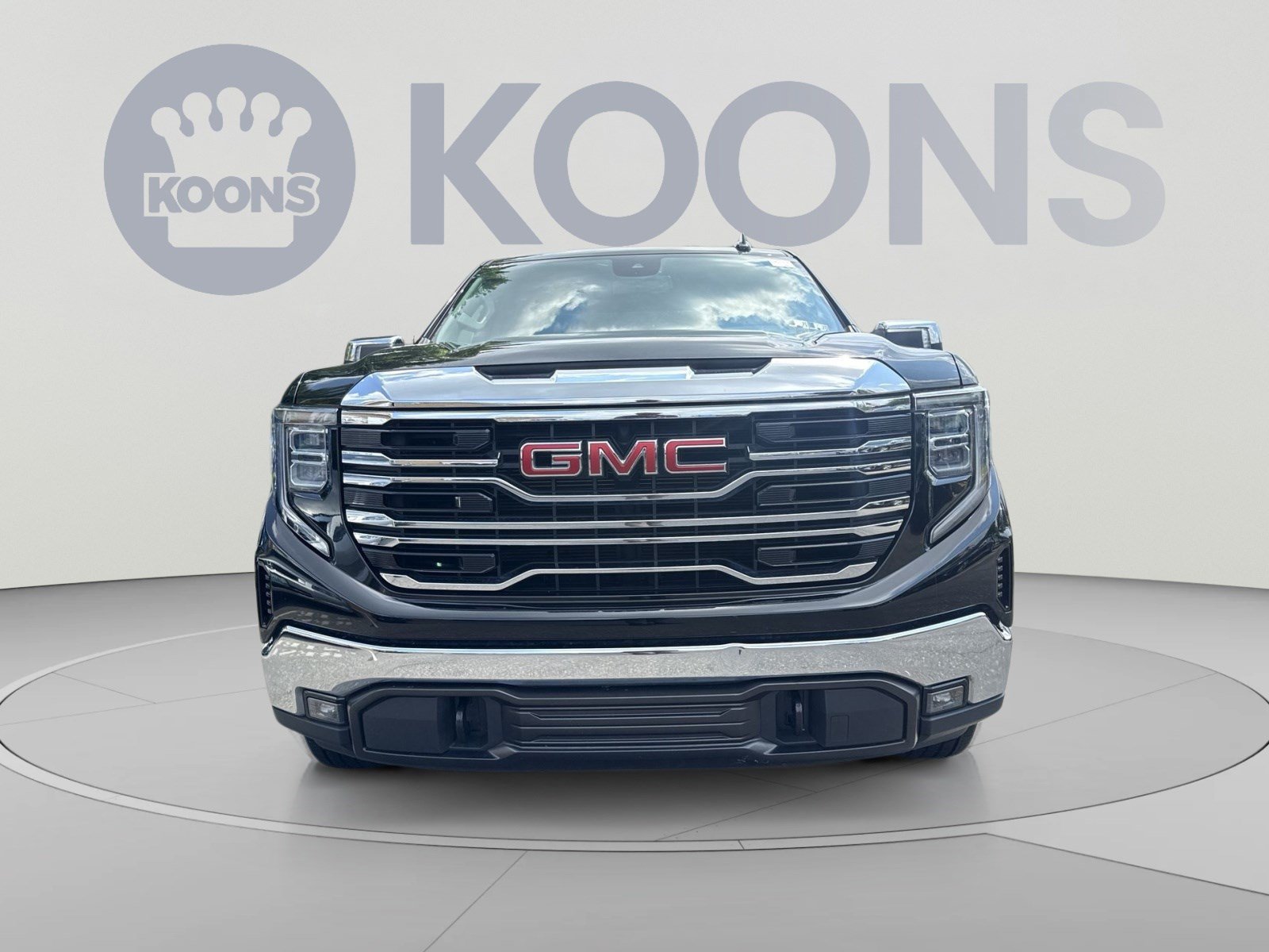 Used 2025 GMC Sierra 1500 SLT AWD/4WD image 10
