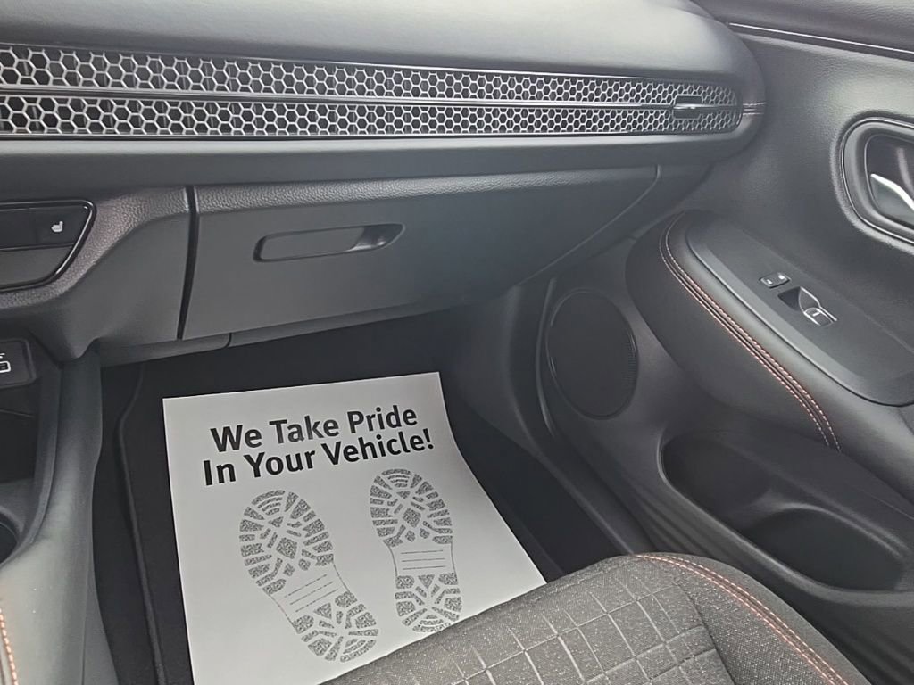 Used 2025 Honda HR-V Sport image 15