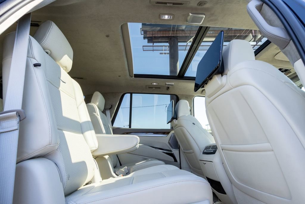 Certified 2025 Cadillac Escalade Sport Platinum w/ LPO, ONYX Package image 28