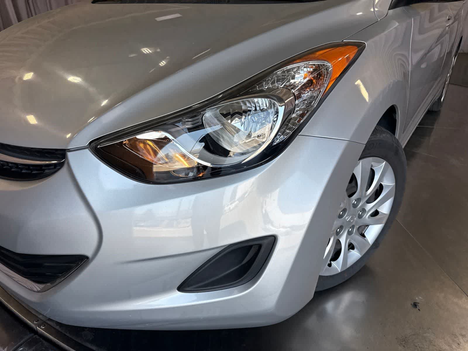Used 2012 Hyundai Elantra GLS FWD image 7