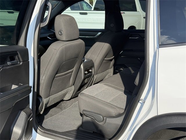 Used 2025 GMC Acadia Elevation image 29