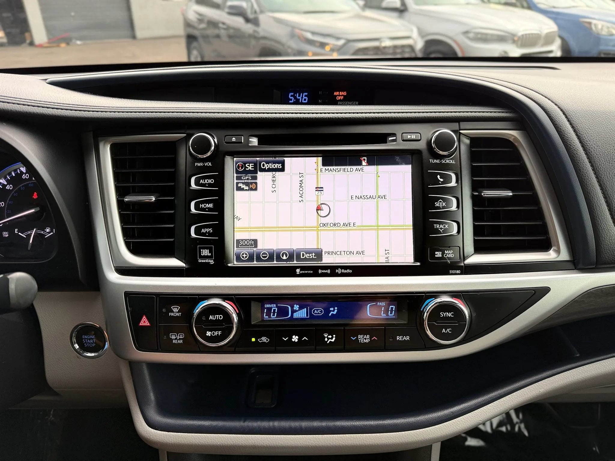 Used 2018 Toyota Highlander Limited w/ Carpet Mat Package (TMS) AWD/4WD image 36