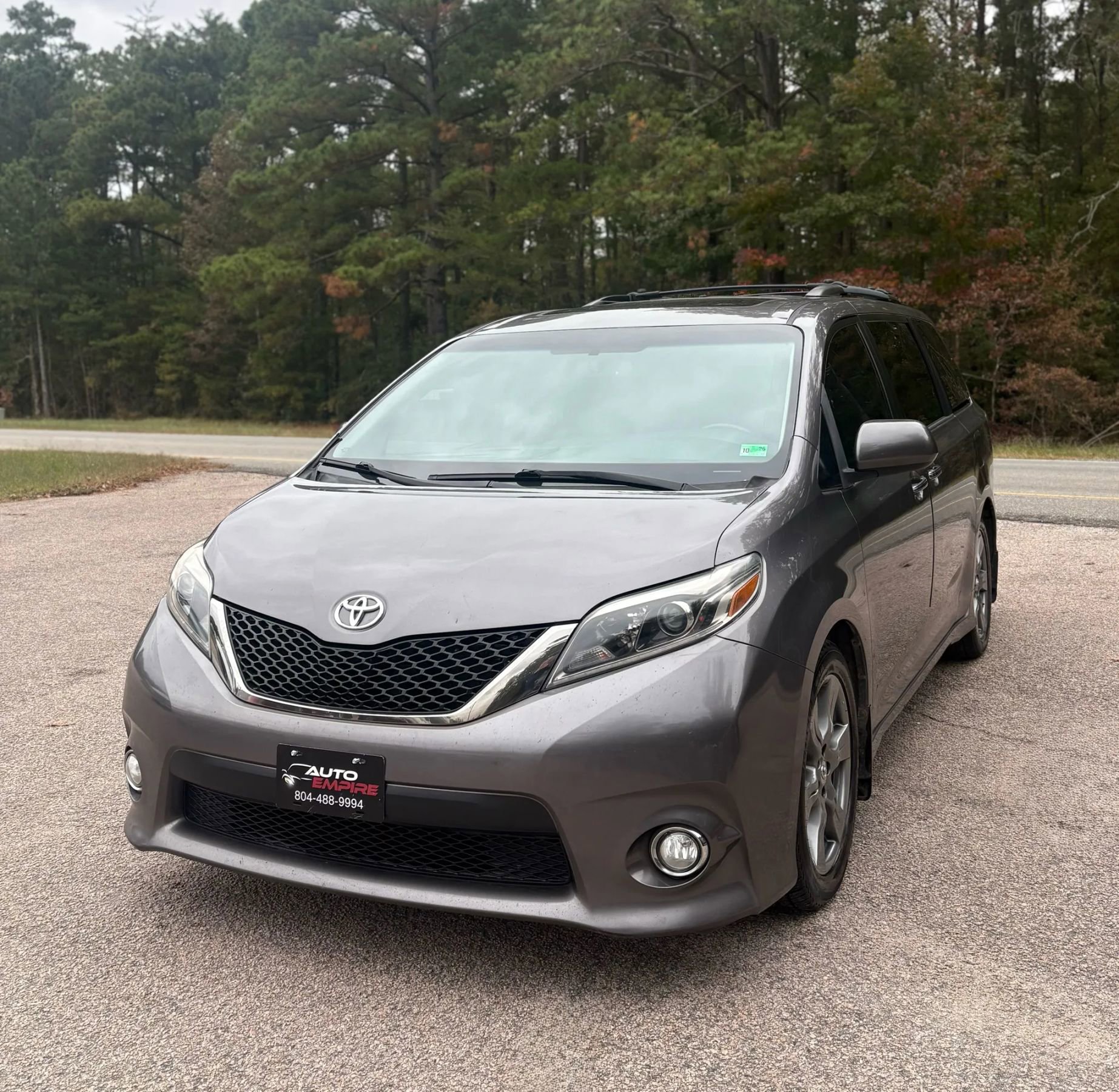 Used 2017 Toyota Sienna SE