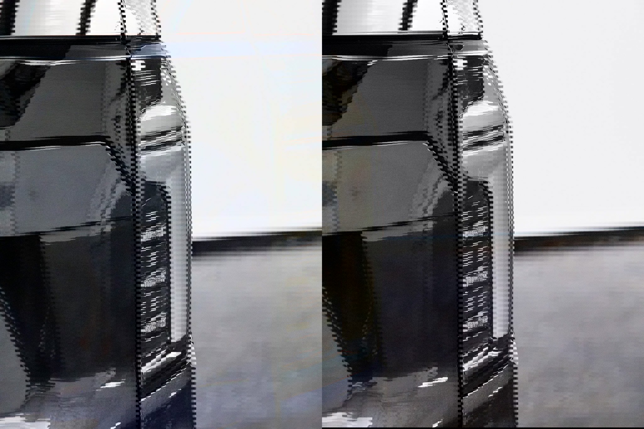 Used 2025 Chevrolet Tahoe High Country image 14