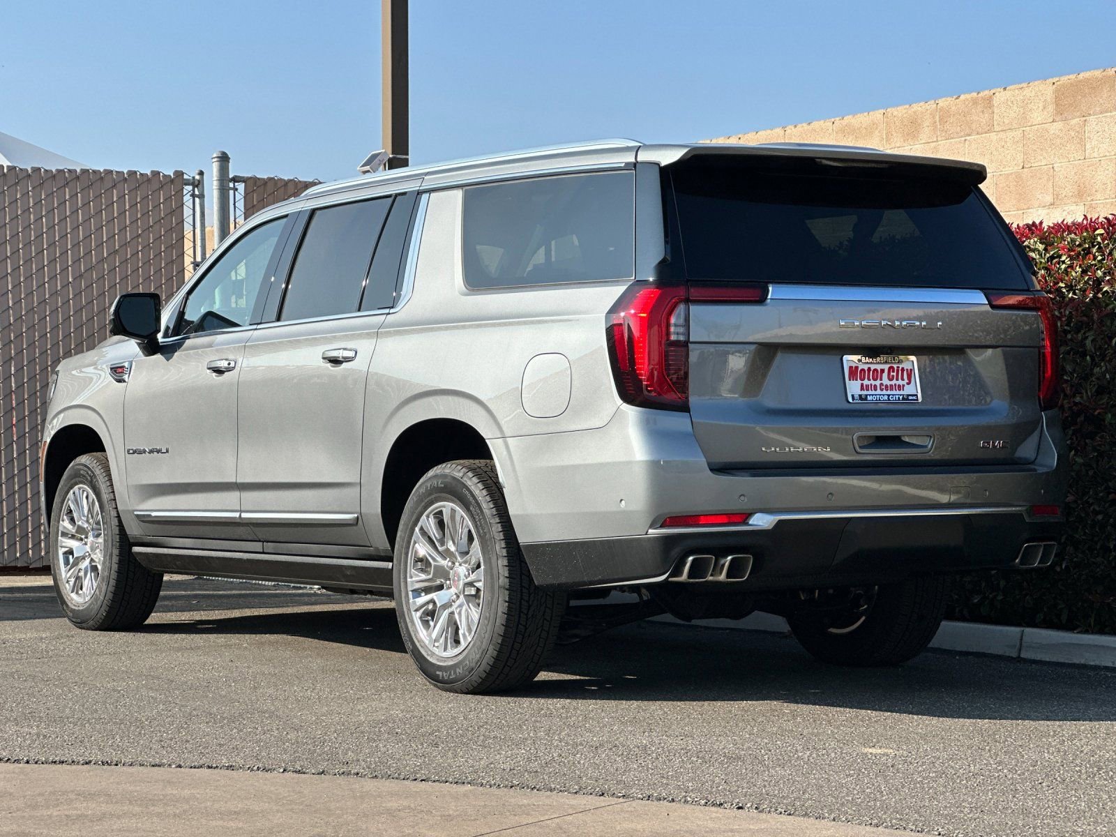 New 2026 GMC Yukon XL Denali w/ Sun & Power Step Package AWD/4WD image 6