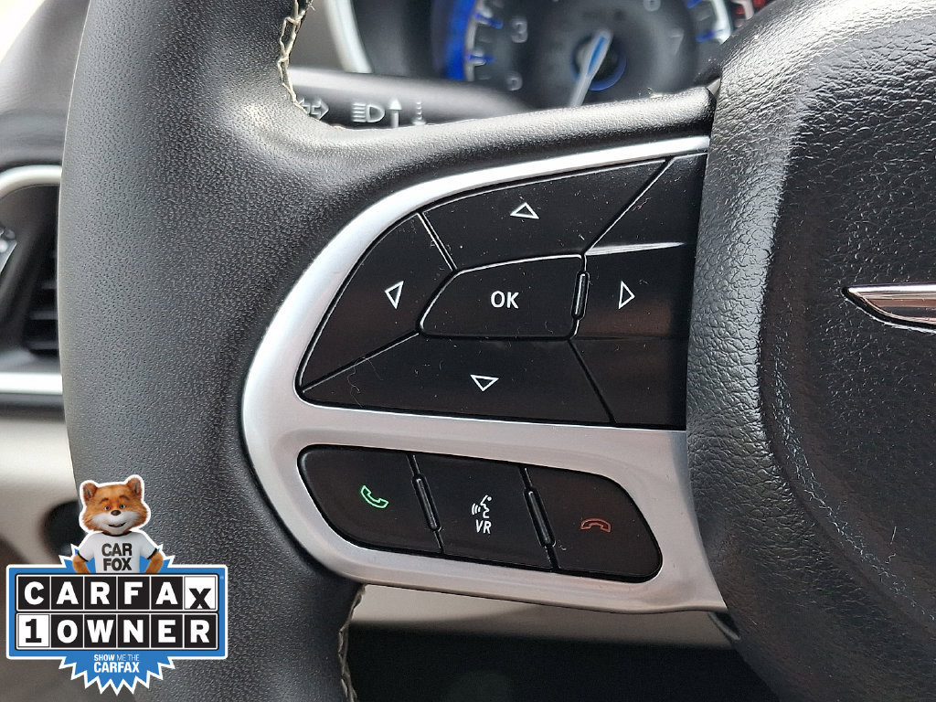Used 2024 Chrysler Pacifica Touring-L FWD image 21
