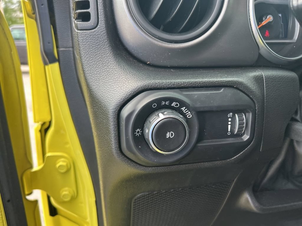 Used 2023 Jeep Wrangler Sport AWD/4WD image 34