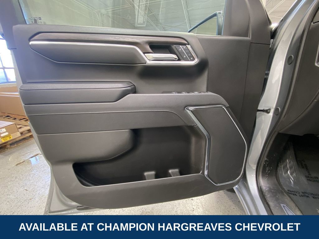 Used 2025 GMC Sierra 1500 SLT image 30