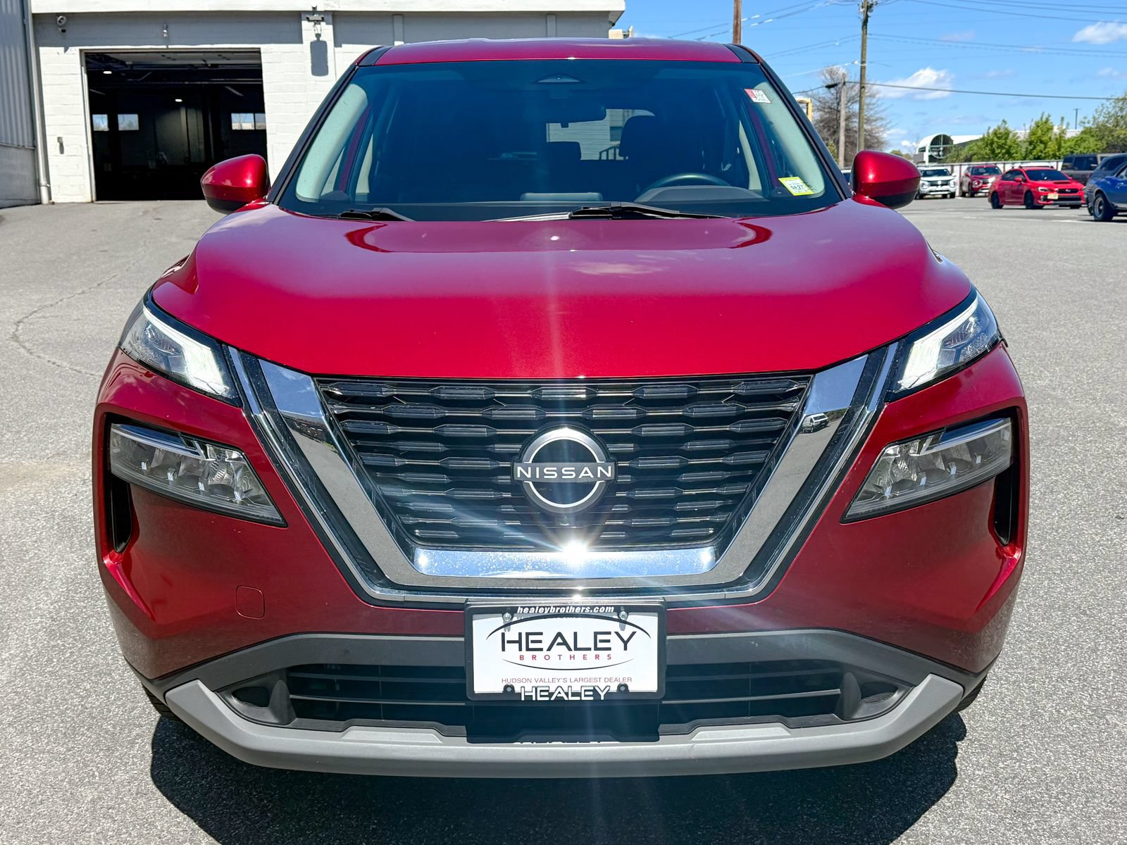 Used 2023 Nissan Rogue SV AWD/4WD image 2
