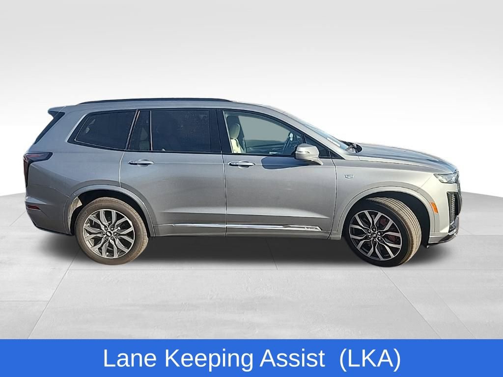 Used 2023 Cadillac XT6 Sport image 2
