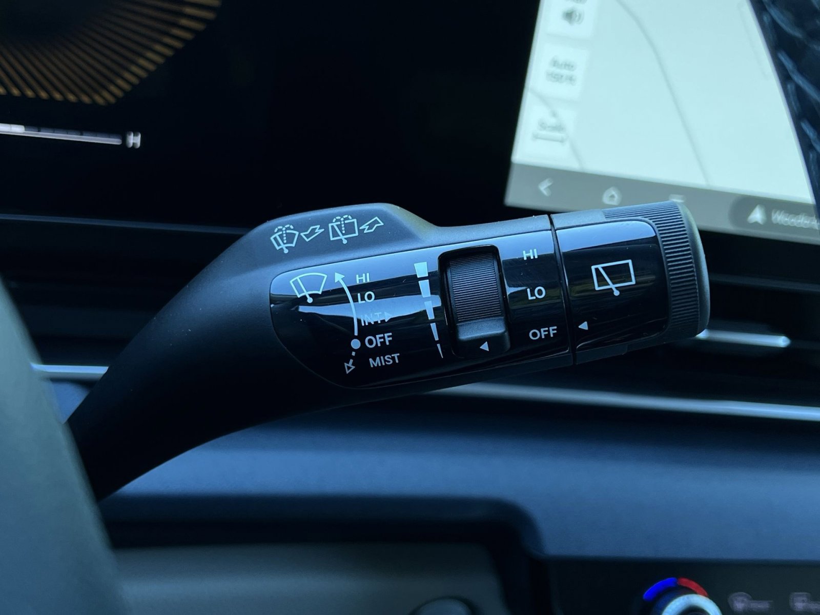 New 2026 Kia Carnival EX FWD image 36