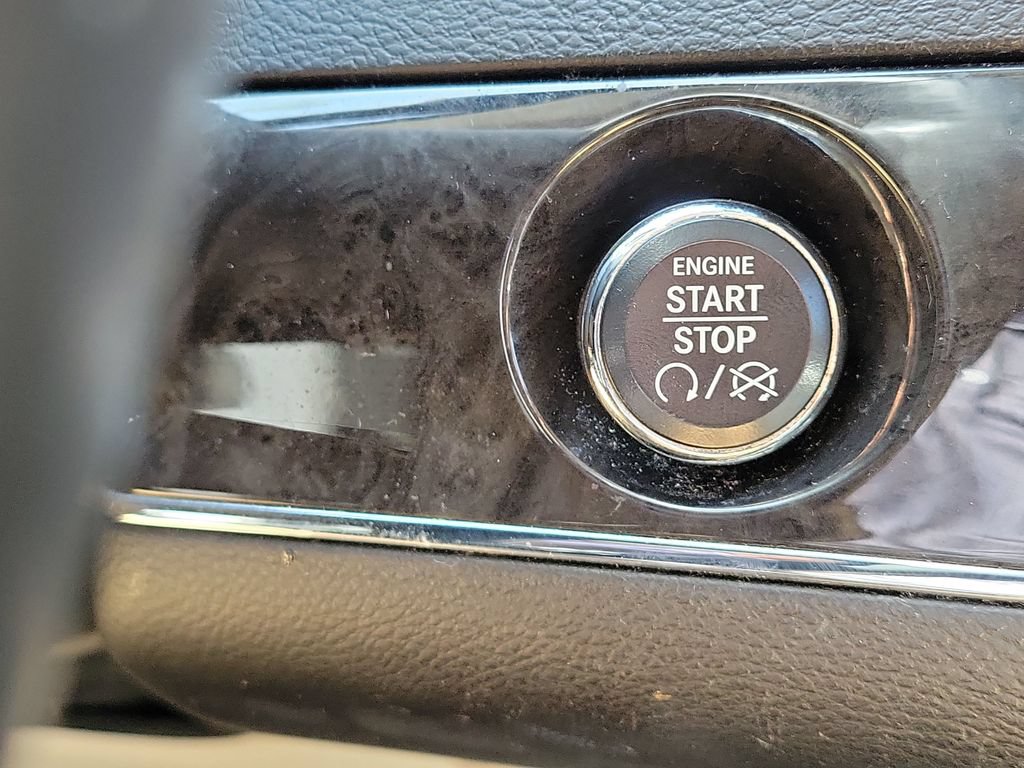Used 2013 Chrysler Town & Country Touring-L w/ Driver Convenience Group FWD image 12