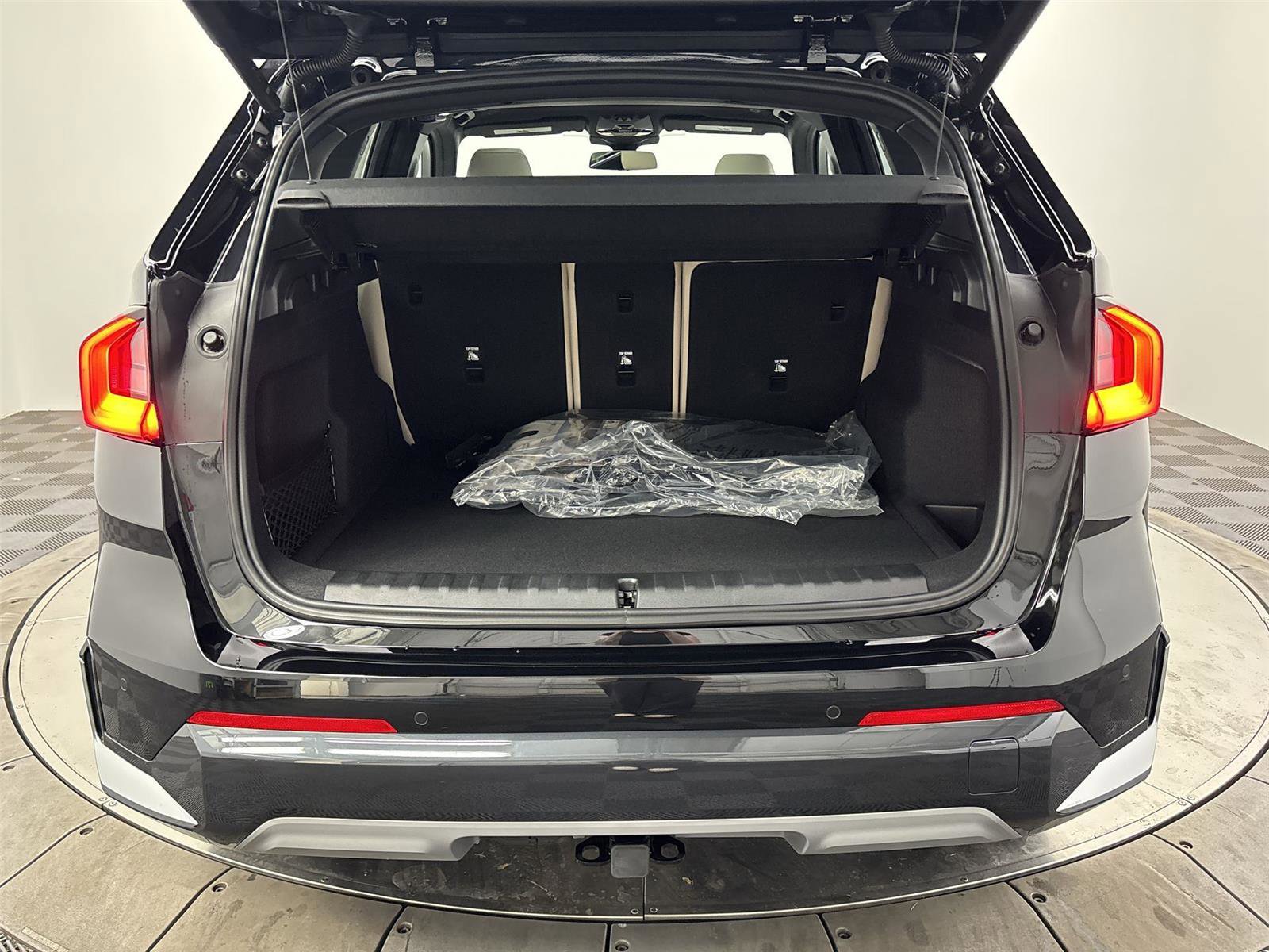 New 2025 BMW X1 xDrive28i w/ Premium Package image 21