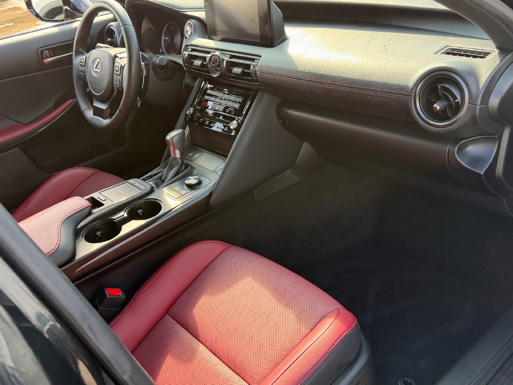 Used 2025 Lexus IS 350 F Sport RWD image 17