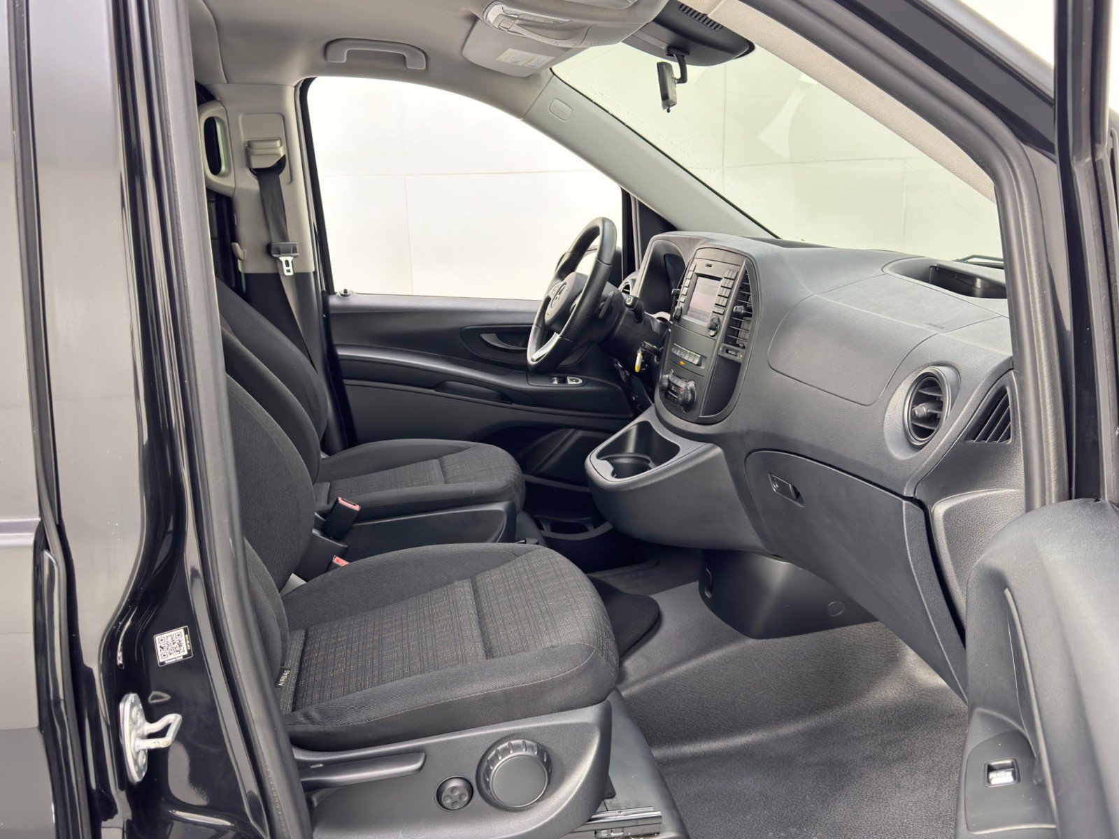 Used 2019 Mercedes-Benz Metris Passenger image 14