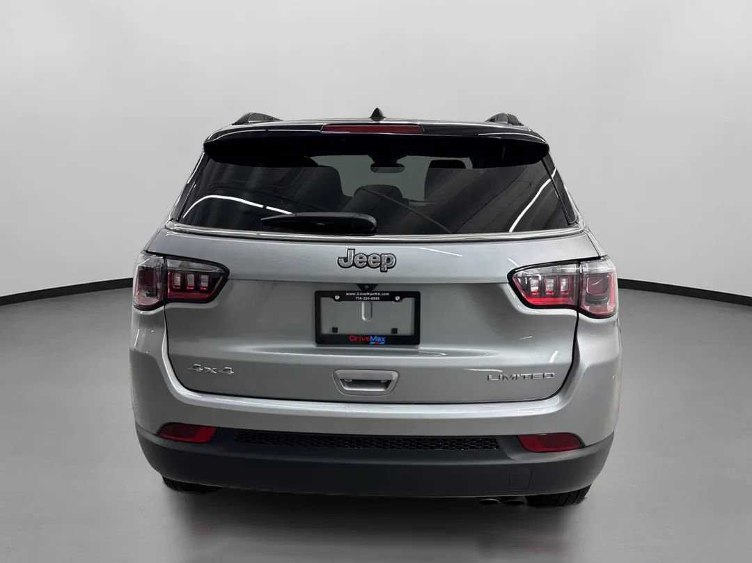 Used 2022 Jeep Compass Limited w/ Sun and Sound Group AWD/4WD image 8