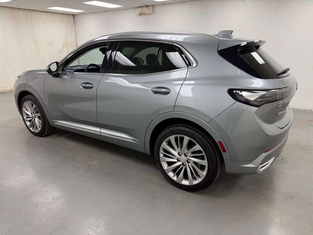 Used 2025 Buick Envision Avenir AWD/4WD image 3