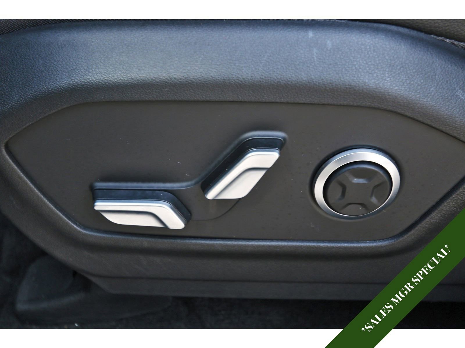 Used 2024 Hyundai Santa Fe Limited image 29